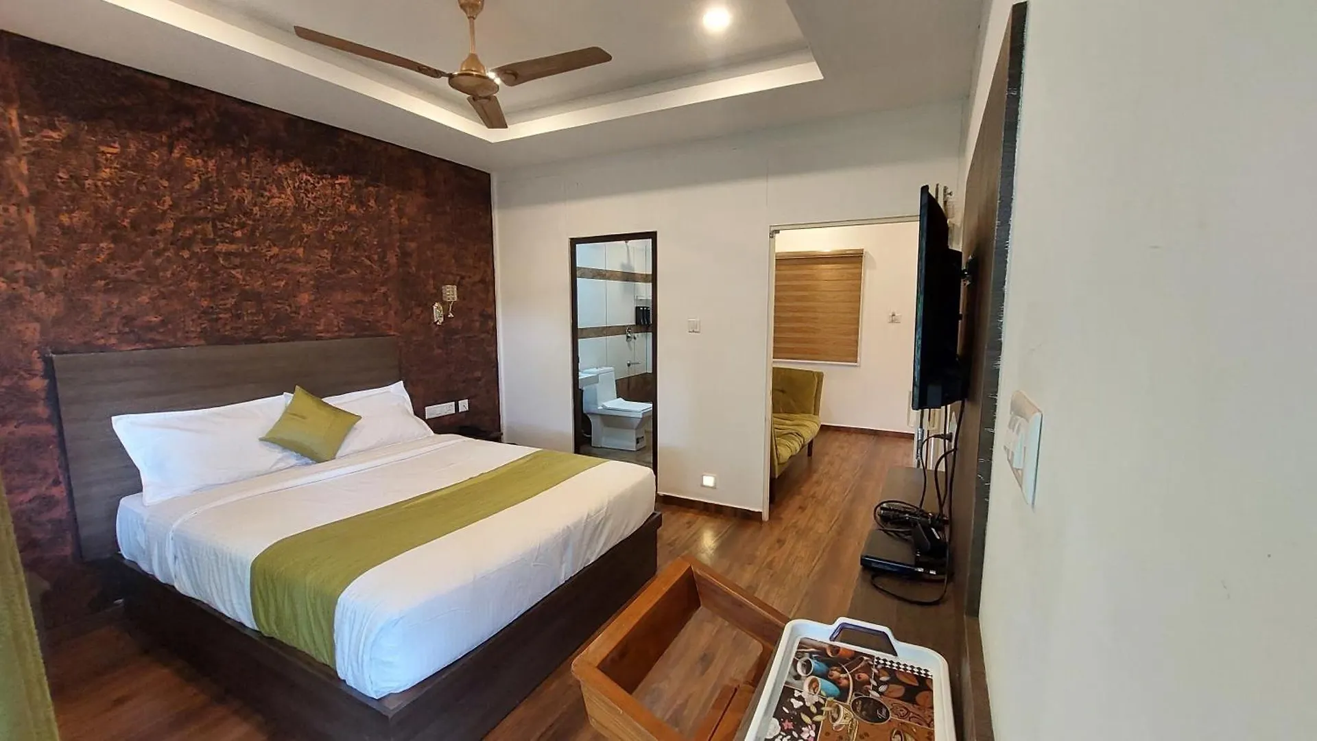 Anachal Wild Stories By Bestinn Leisure - Munnar אתר נופש
